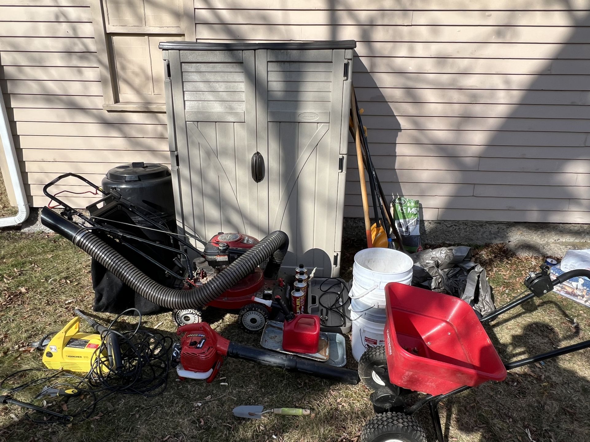 Tool Shed With Lots Of Landscaping Equipment Everything For $500!!! Read Description For More Info.