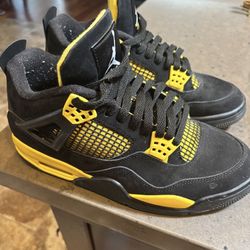 Jordan 4 Retro Thunder 