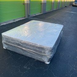 NEW QUEEN REGULAR SET MATTRESS AND BOX SPRING-2pcs 