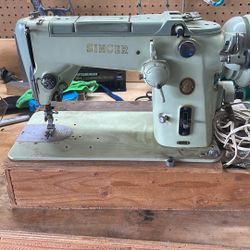 Singer Sewing Machine 319W