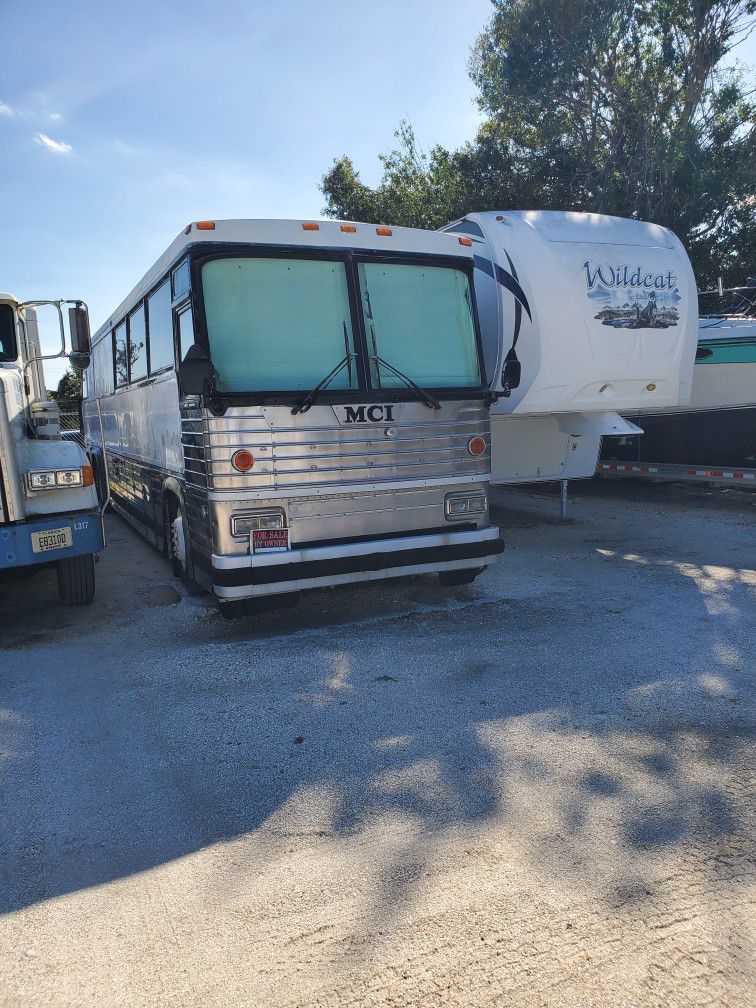 Buss Conversion  Must Sell  Rv