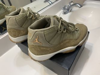 Air Jordan 11 Size 8.5W
