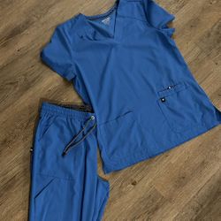 Women’s Beyond Scrubs Set In Royal Blue