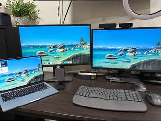 Monitor NEW in box never opened