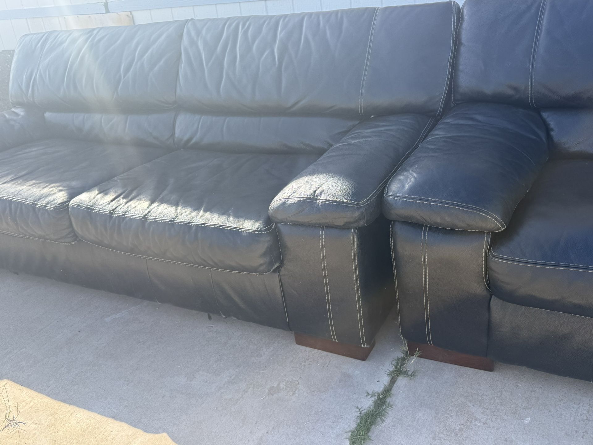 Leather Couches Q