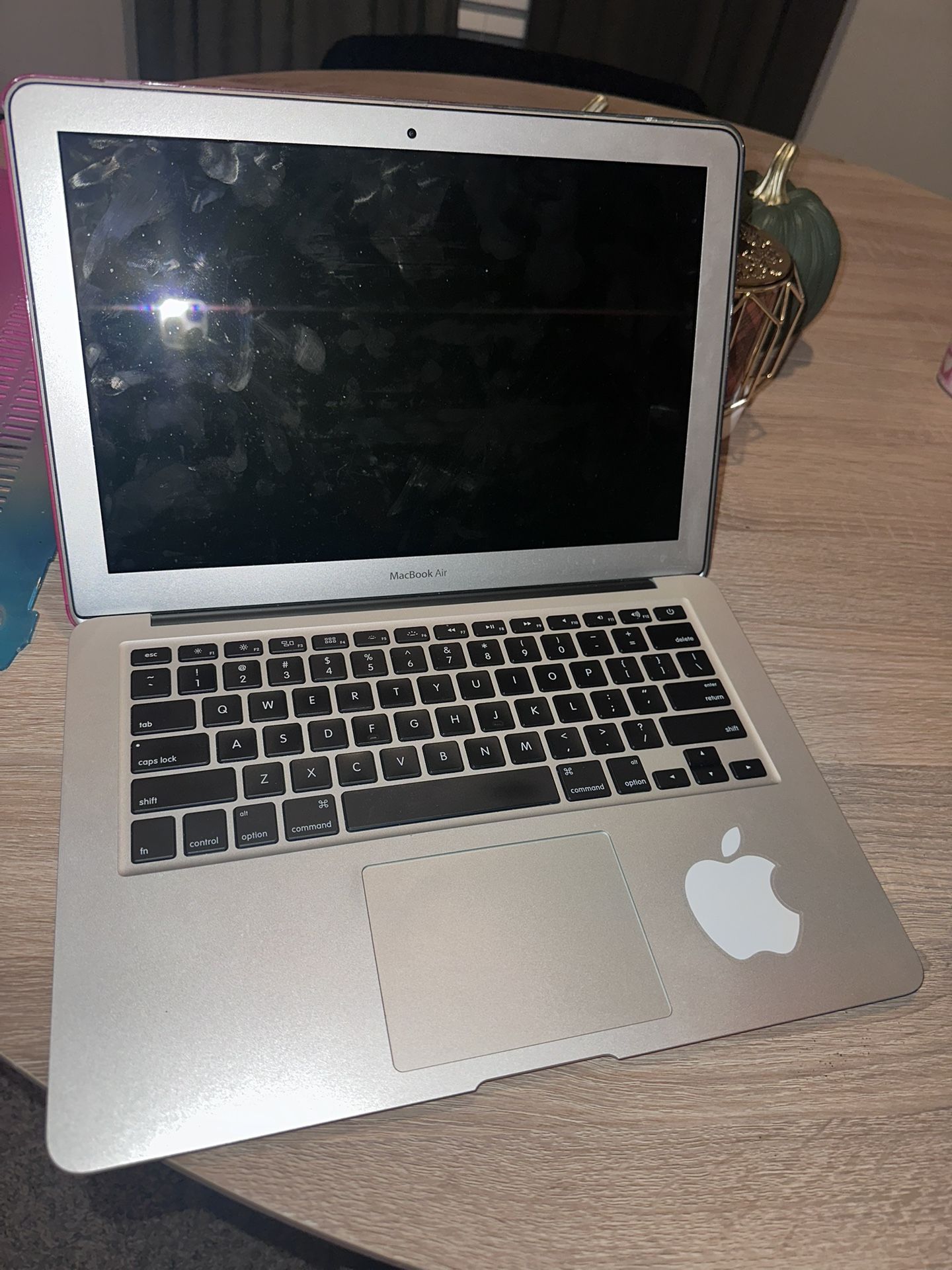 💻 MacBook Air 13” – Excellent Condition – Ready to Use – $280 OBO