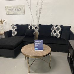 Black Sectional With Designed Pillows ‼️Week End Special‼️ 