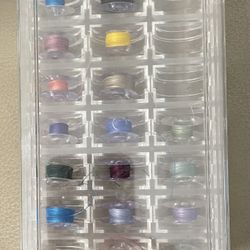 **VINTAGE**18 Clear Plastic Bobbins in 21 Slot Bobbin Covered Box -Clear Plastic