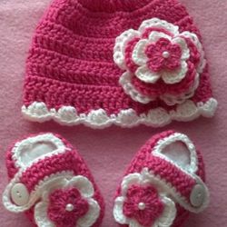Crochet Baby Girl Hat And Booties Outfit Photo Prop 
