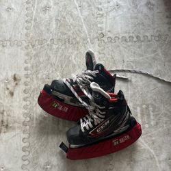 Youth US size 6 CCM Jetspeed ft480 Goalie Skates