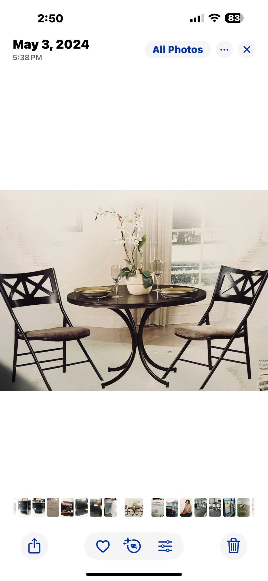 Round folding table