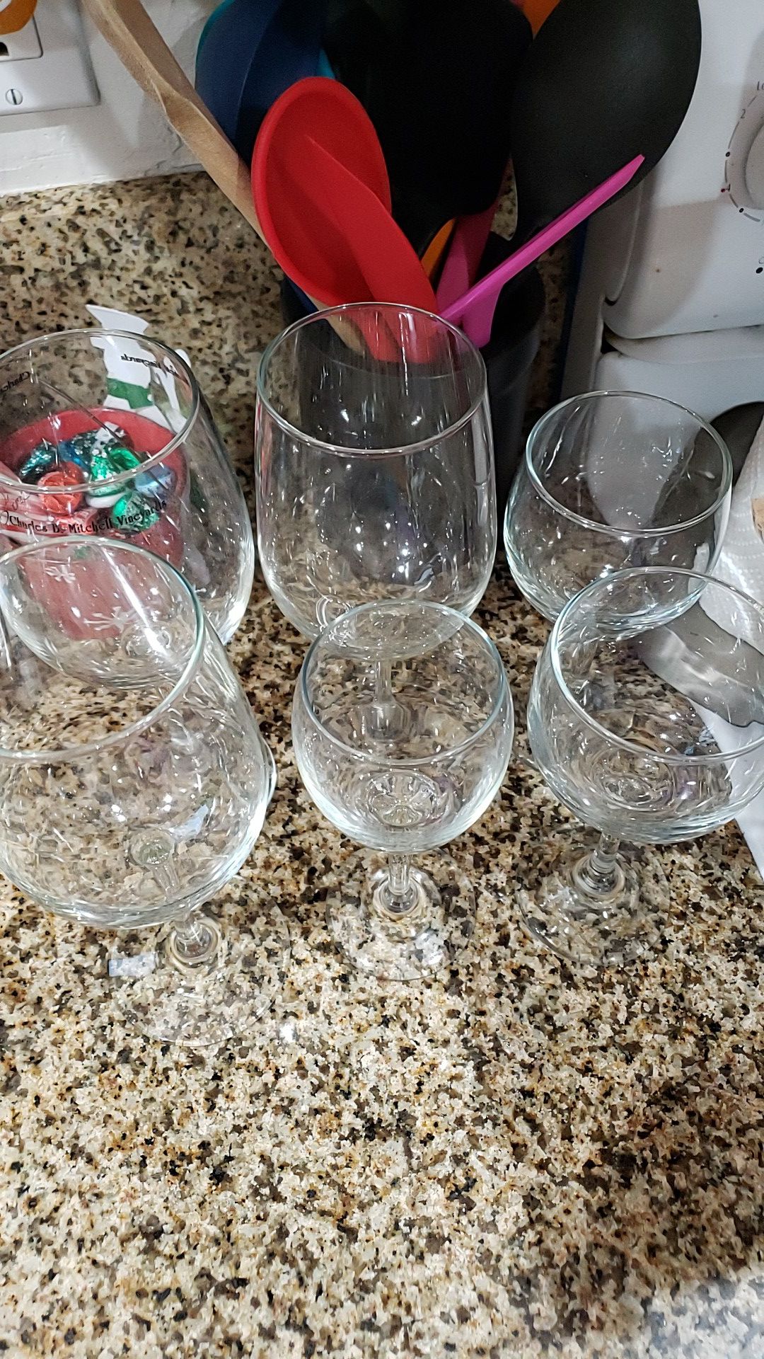 6 wine glasses for 6 bucks !