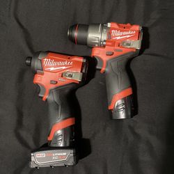 Milwaukee M12 FUEL 12V Hammer Drill / Impact Driver Combo Kit With 2 Batteries 