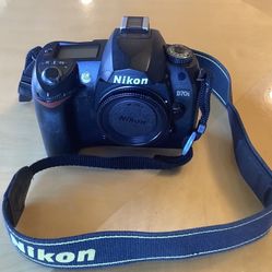Nikon D70s Camera