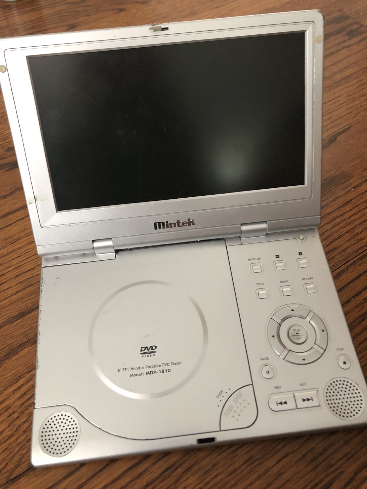 Mintek MDP-1810 8” widescreen Portable DVD player