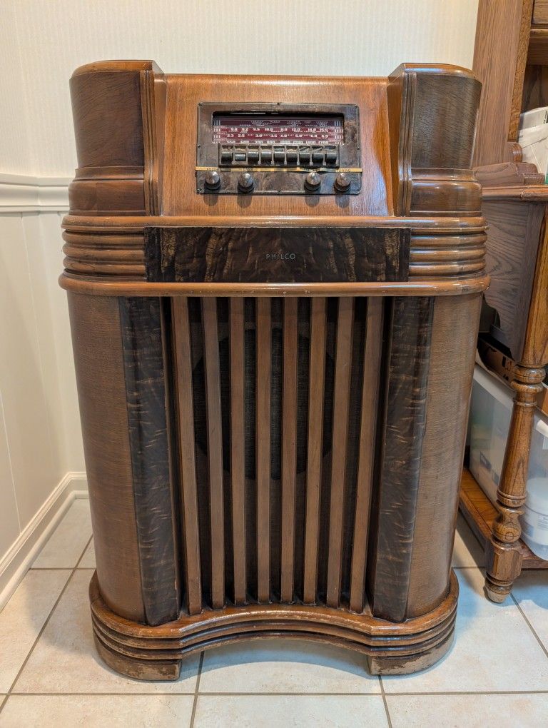 Philco Console Tube Radio
