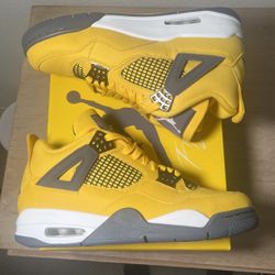 Jordan 4 Retro Lightning Size 8.5