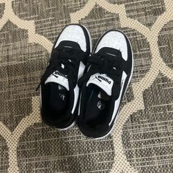 Little girl pulled my shoes