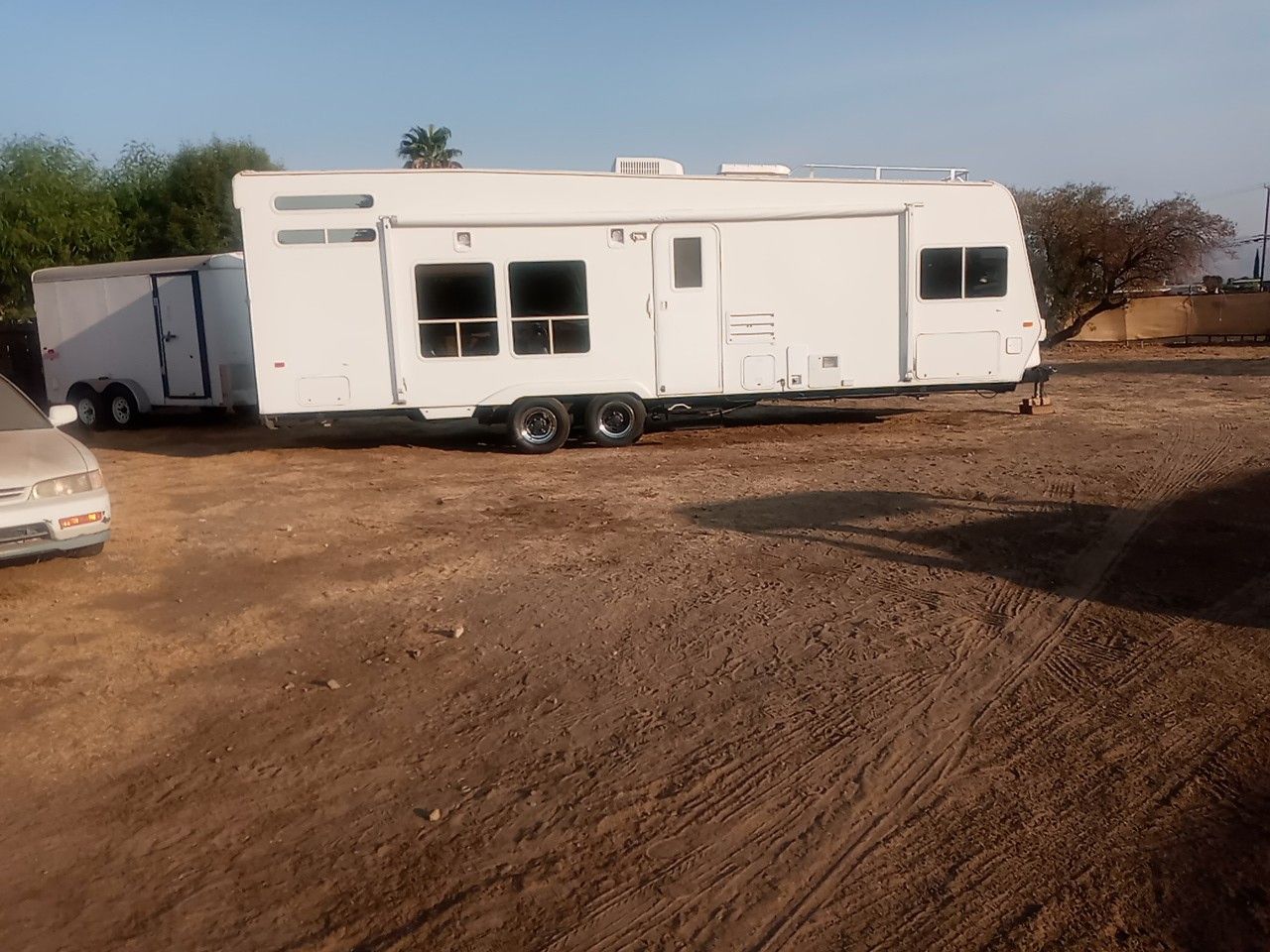 Toy hauler really good condition two beds generaror tv everitme works