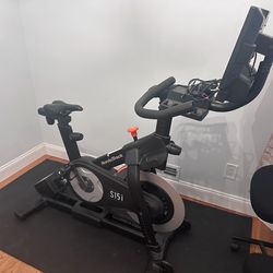 NordicTrack S15i Studio Bike – 14” HD Touchscreen – Like New – Delivery Available