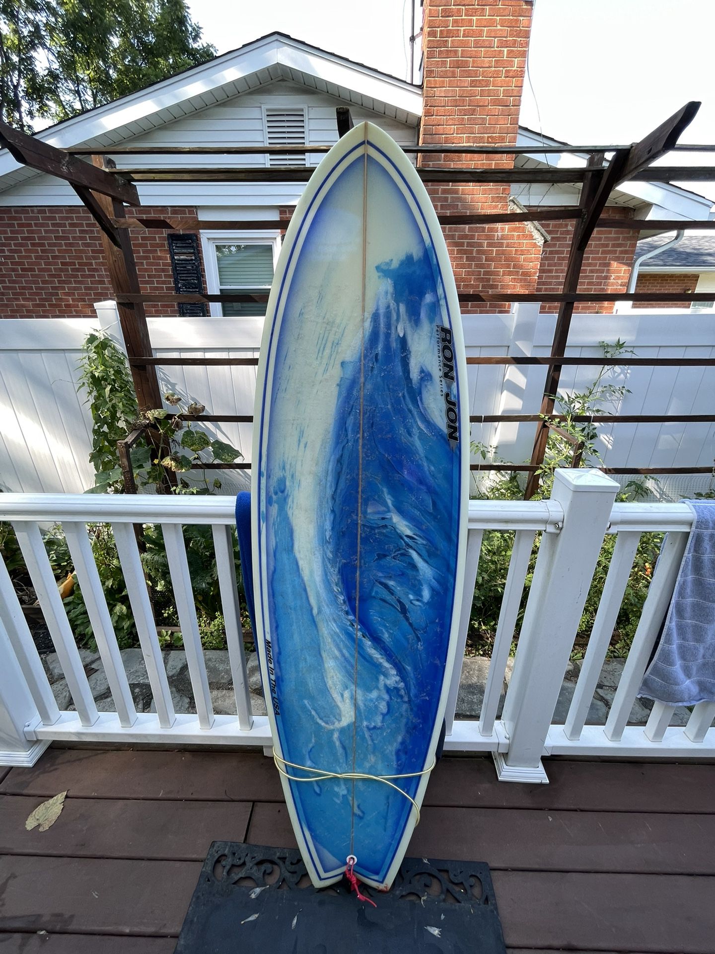 5’8” Shortboard Surfboard. Quad