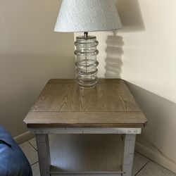 Lazy Boy End Table Brown/Tan (24"W X 27"L X 24"H)