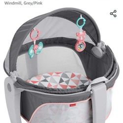 BRAND NEW UNOPENED BOX Fisher-Price Baby Portable Bassinet And Play Space On-The-Go Baby Dome