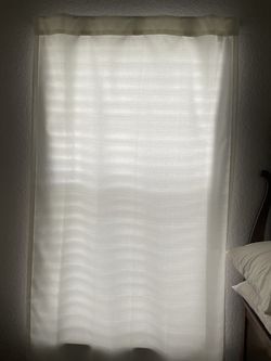 3 thermal panel curtains-crème color 40”x84”, 3 curtain rods