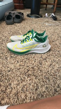 Official Oregon Track/Running Shoes From Oregon College Size 7.5 In Men’s 6.0 In Women’s