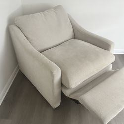 Living Spaces Kennedy Cream 41" Power Oversized Recliner with USB | Wallaway | Loose Reversible Back