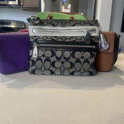 Coach Signature Crossbody Bag – Black