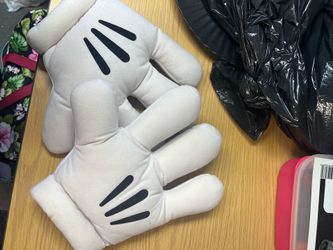 Mickey hands