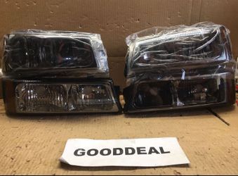 #136 *Buckle Damege* Fit 03-06 Chevy Silverado/Avalanche Black Amber Headlights 
