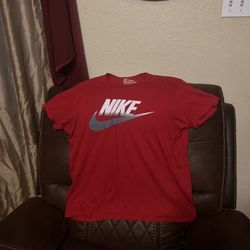 Selling Nike Shirt 