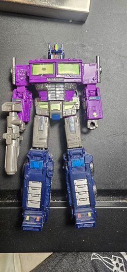 Transformers shattered glass optimus prime