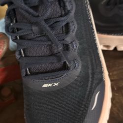 Ladies Size 8.5 Sketchers Lebanon Pickup 