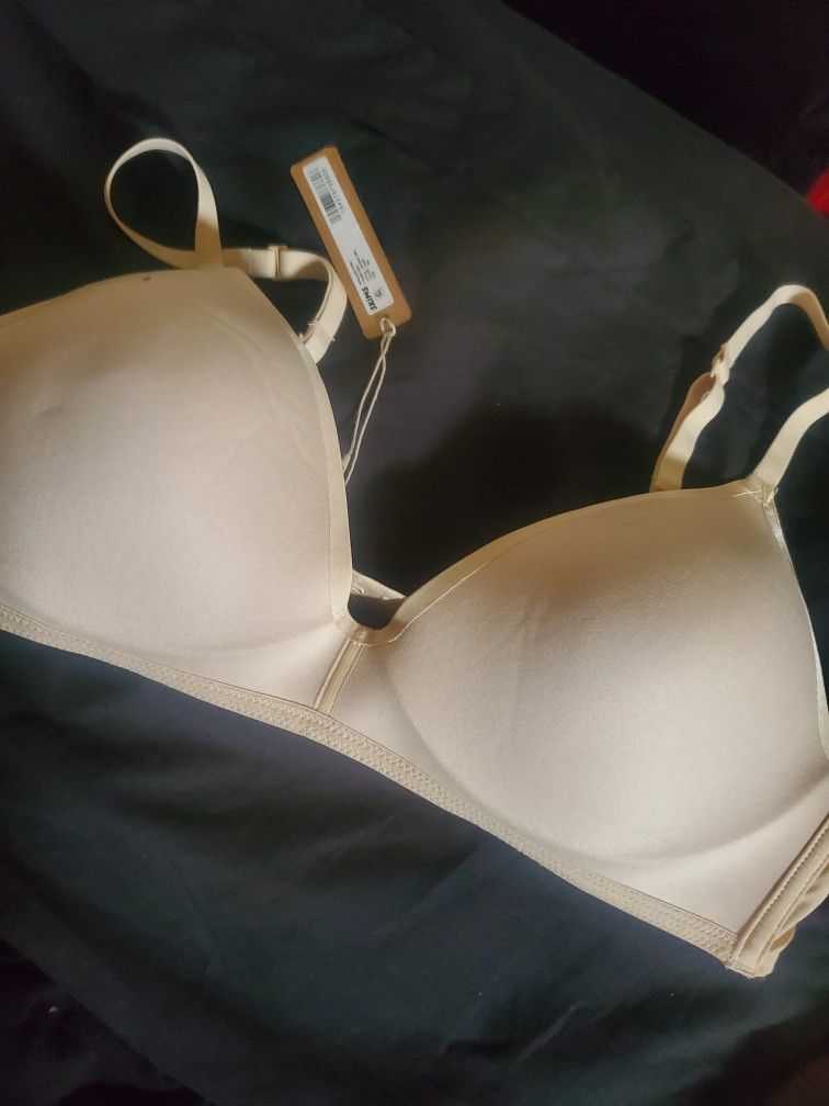SKIMS Wireless Form Tshirt Bra
