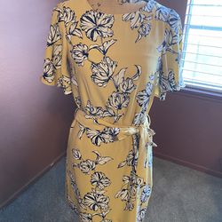 H&M Short Yellow Flowery Dress; Size 2 XS/Small