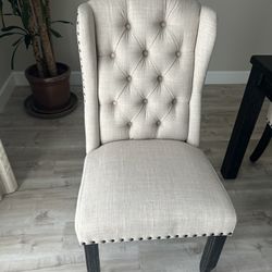8 Dining Room Chairs 
