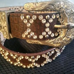 Womens Western  Leather Belt w/bling  made by Rods size Med. New never worn