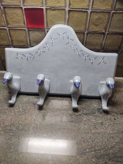 Vintage Folk Art Ceramic Apron Wall Holder