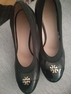 New sz8 tory burch chelsra wedges if up i hve thm