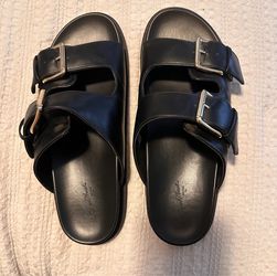 Universal Thread sandals