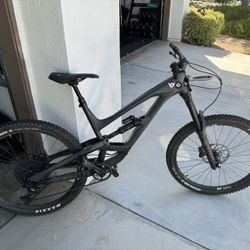 Yt Capra Mountain Bike