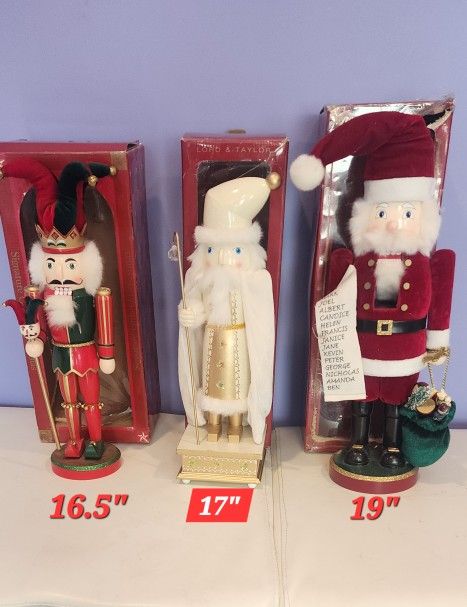 Nutcrackers READ DESCRIPTION