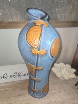 Exquisite oriental vase