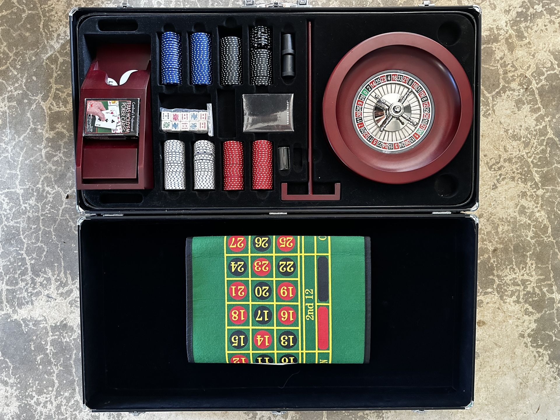 Roulette/Poker Game Set.