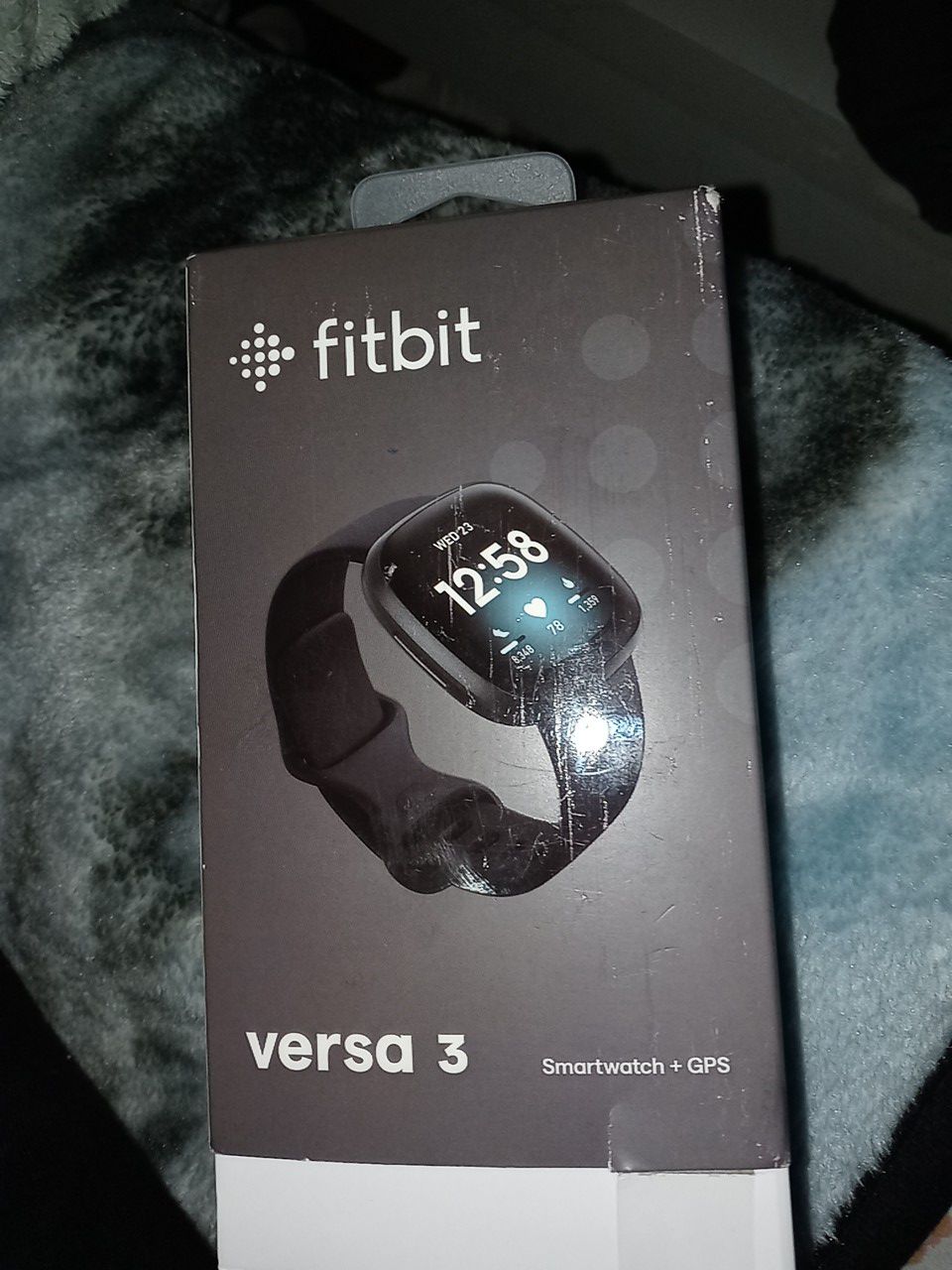 Brand new never used Fitbit versa 3 smart watch & GPS