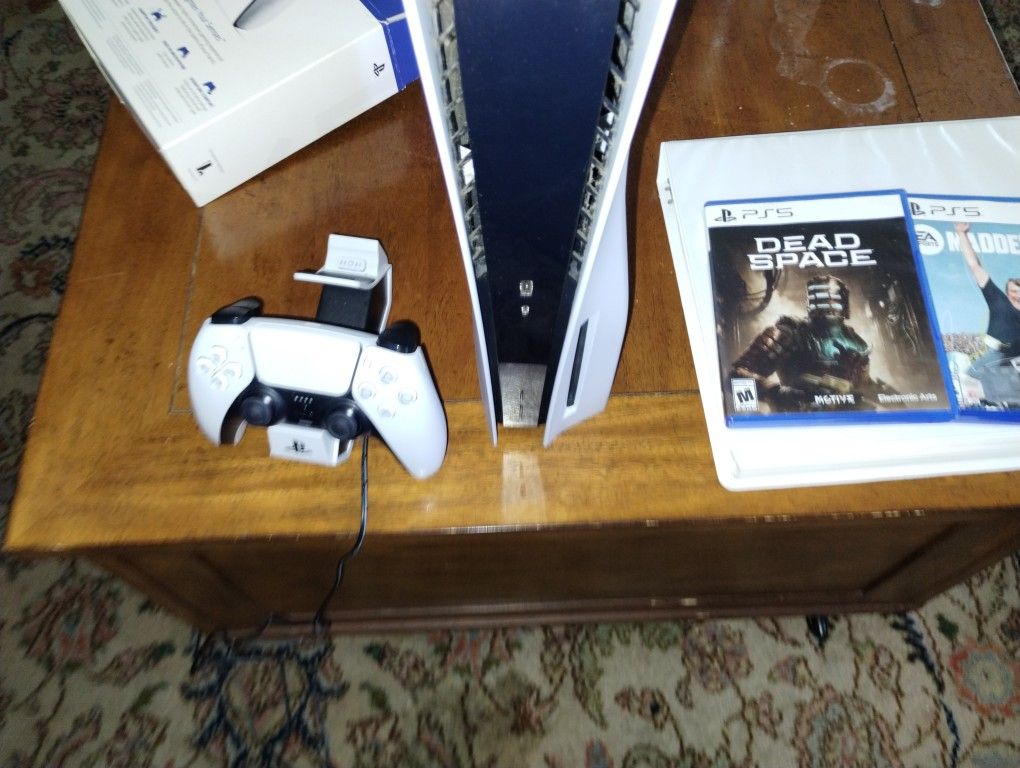 Ps5 Disc Version+ Games And Charging Stand for Sale in Santa Rosa, CA ...