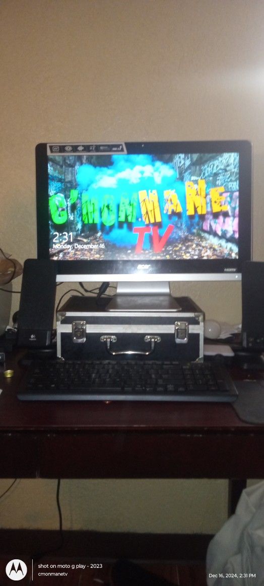 Acer Aspire All In One Computer Like New